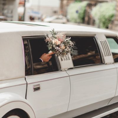 Wedding in Sardinia car sposi Krisztina Toth